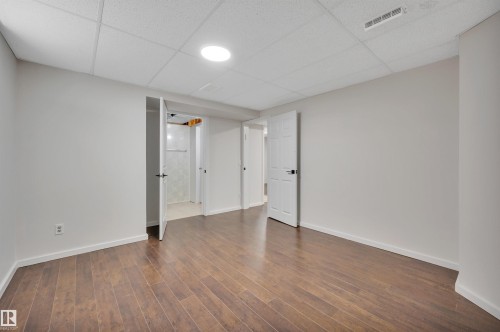 4124 37A Avenue, Edmonton, AB - Indoor Photo Showing Other Room