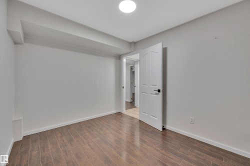 4124 37A Avenue, Edmonton, AB - Indoor Photo Showing Other Room