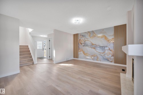 4124 37A Avenue, Edmonton, AB - Indoor Photo Showing Other Room