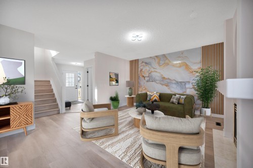 4124 37A Avenue, Edmonton, AB - Indoor Photo Showing Living Room
