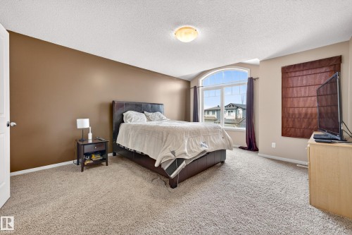 22055 95 Avenue, Edmonton, AB 