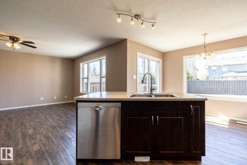 1172 Westerra Link, Stony Plain, AB - Indoor Photo Showing Kitchen With Double Sink