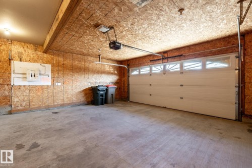 1172 Westerra Link, Stony Plain, AB - Indoor Photo Showing Garage