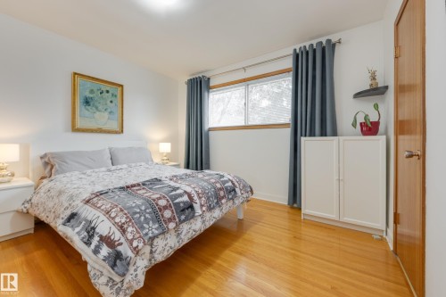15702 89A Avenue, Edmonton, AB - Indoor Photo Showing Bedroom