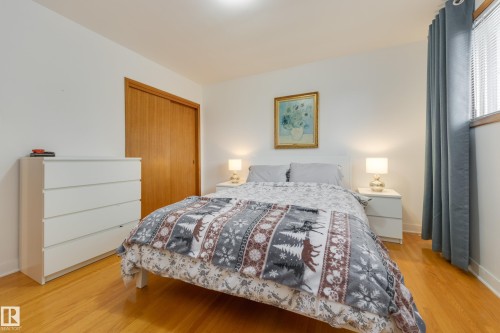 15702 89A Avenue, Edmonton, AB - Indoor Photo Showing Bedroom