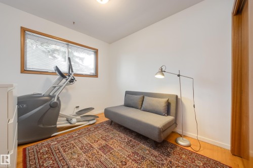 15702 89A Avenue, Edmonton, AB - Indoor Photo Showing Other Room