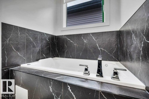 5320 Kimball Place, Edmonton, AB - Indoor