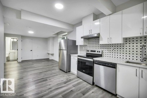 5320 Kimball Place, Edmonton, AB - Indoor Photo Showing Kitchen With Upgraded Kitchen