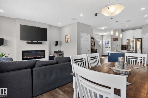 7515 Elmer Bend, Edmonton, AB - Indoor With Fireplace