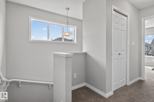 7515 Elmer Bend, Edmonton, AB - Indoor Photo Showing Other Room