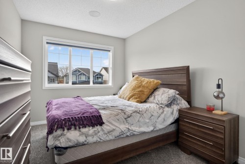 7515 Elmer Bend, Edmonton, AB - Indoor Photo Showing Bedroom