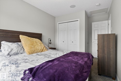 7515 Elmer Bend, Edmonton, AB - Indoor Photo Showing Bedroom
