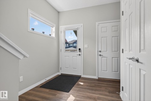 7515 Elmer Bend, Edmonton, AB - Indoor Photo Showing Other Room