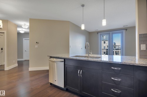 243 6079 Maynard Way, Edmonton, AB - Indoor Photo Showing Kitchen With Upgraded Kitchen