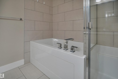 243 6079 Maynard Way, Edmonton, AB - Indoor Photo Showing Bathroom