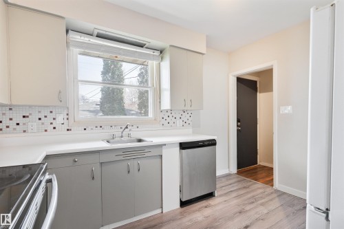 10707 129 Street, Edmonton, AB - Indoor Photo Showing Kitchen