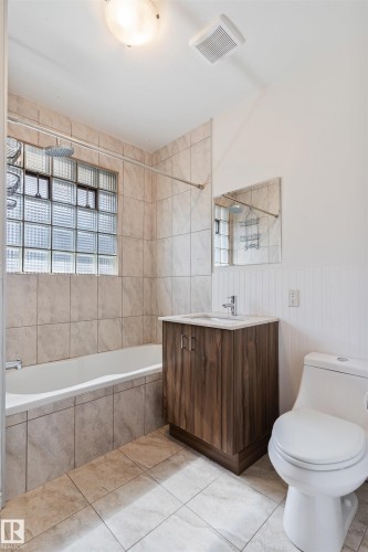 10707 129 Street, Edmonton, AB - Indoor Photo Showing Bathroom