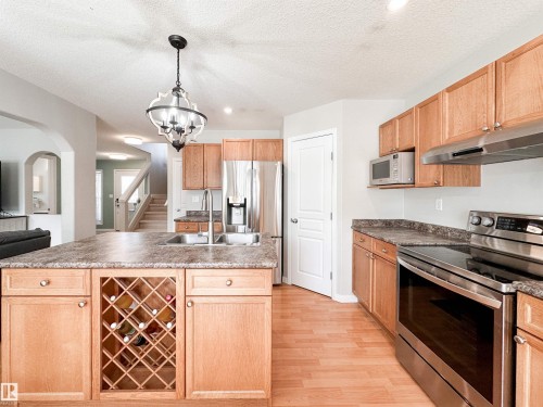 36 Eastgate Way, St. Albert, AB - Indoor Photo Showing Kitchen