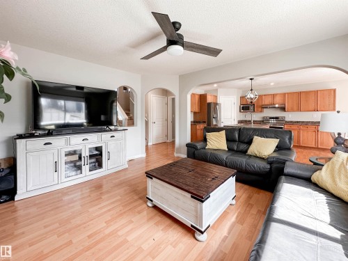 36 Eastgate Way, St. Albert, AB - Indoor Photo Showing Living Room