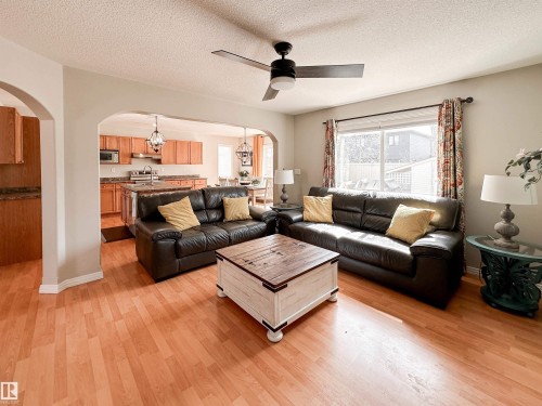 36 Eastgate Way, St. Albert, AB - Indoor Photo Showing Living Room