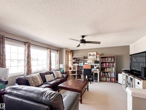 36 Eastgate Way, St. Albert, AB - Indoor Photo Showing Living Room