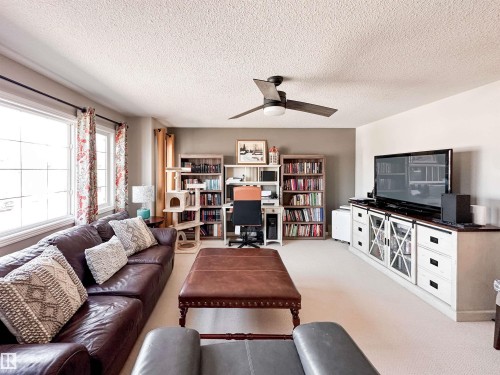 36 Eastgate Way, St. Albert, AB - Indoor Photo Showing Living Room