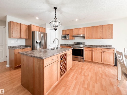 36 Eastgate Way, St. Albert, AB - Indoor Photo Showing Kitchen With Double Sink