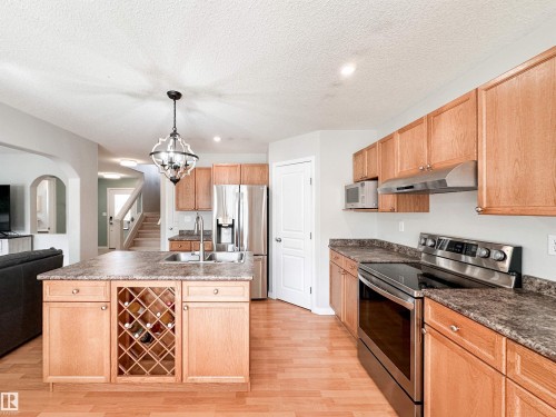 36 Eastgate Way, St. Albert, AB - Indoor Photo Showing Kitchen