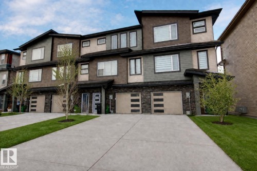 1512 157 Street  Edmonton, AB T6W 4J8