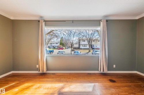 53 Garden Crescent, St. Albert, AB - Indoor Photo Showing Other Room
