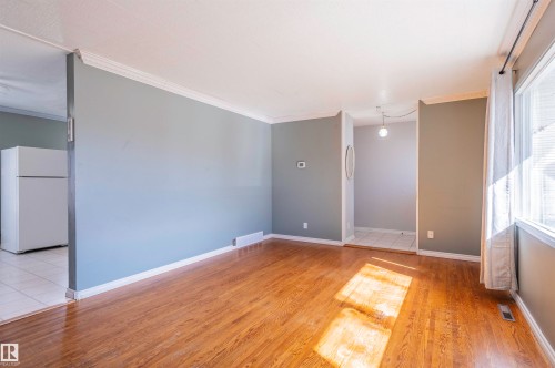53 Garden Crescent, St. Albert, AB - Indoor Photo Showing Other Room