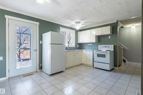 53 Garden Crescent, St. Albert, AB - Indoor Photo Showing Kitchen