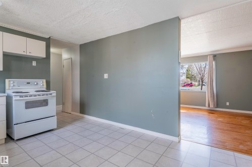 53 Garden Crescent, St. Albert, AB - Indoor Photo Showing Kitchen