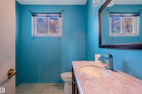 53 Garden Crescent, St. Albert, AB - Indoor Photo Showing Bathroom