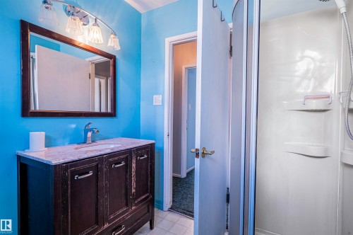 53 Garden Crescent, St. Albert, AB - Indoor Photo Showing Bathroom