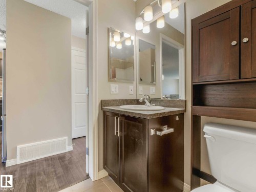 24 4029 Orchards Drive, Edmonton, AB - Indoor Photo Showing Bathroom