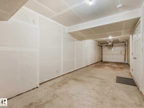 24 4029 Orchards Drive, Edmonton, AB - Indoor Photo Showing Garage