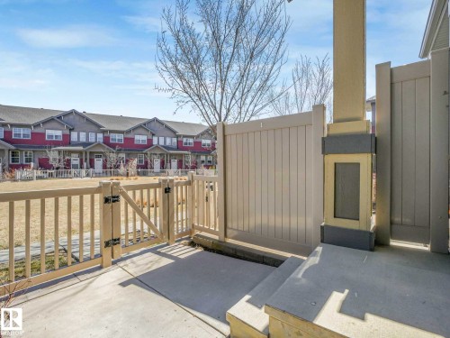 24 4029 Orchards Drive, Edmonton, AB - Outdoor
