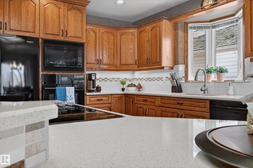 474 Riverpark Drive, Fort Saskatchewan, AB - Indoor Photo Showing Kitchen
