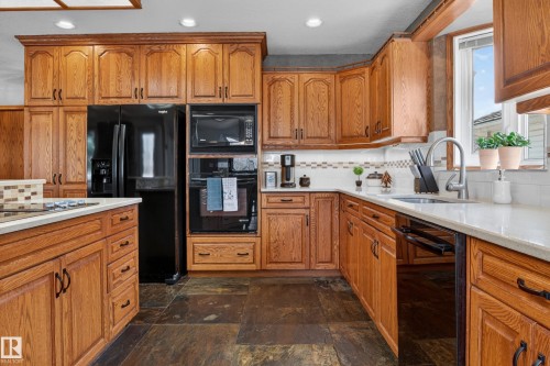 474 Riverpark Drive, Fort Saskatchewan, AB - Indoor Photo Showing Kitchen