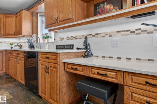 474 Riverpark Drive, Fort Saskatchewan, AB - Indoor Photo Showing Kitchen