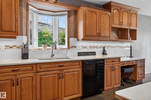 474 Riverpark Drive, Fort Saskatchewan, AB - Indoor Photo Showing Kitchen