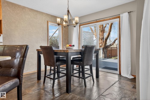 474 Riverpark Drive, Fort Saskatchewan, AB - Indoor Photo Showing Dining Room