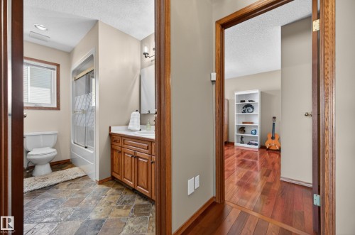 474 Riverpark Drive, Fort Saskatchewan, AB - Indoor Photo Showing Bathroom