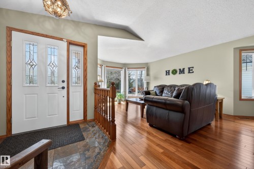 474 Riverpark Drive, Fort Saskatchewan, AB - Indoor Photo Showing Living Room