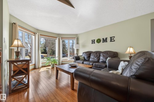 474 Riverpark Drive, Fort Saskatchewan, AB - Indoor Photo Showing Living Room