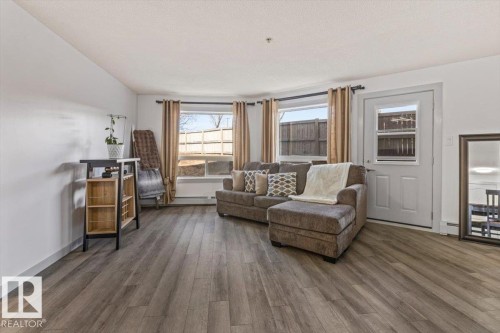 1110 330 Clareview Station Drive, Edmonton, AB - Indoor Photo Showing Living Room