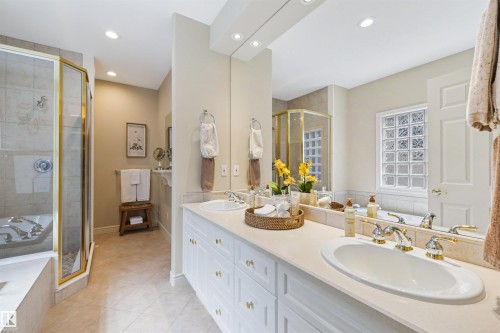 607 Dartmouth Point(E), Edmonton, AB - Indoor Photo Showing Bathroom
