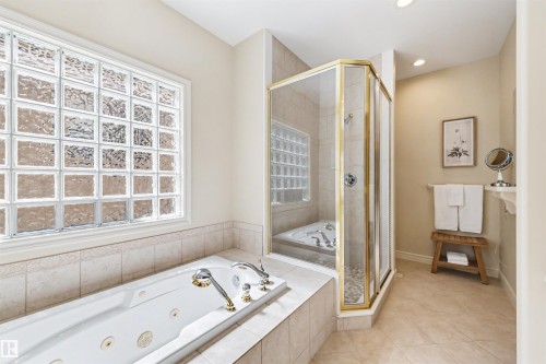 607 Dartmouth Point(E), Edmonton, AB - Indoor Photo Showing Bathroom