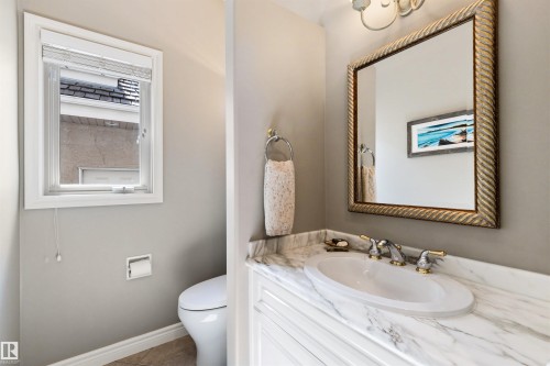 607 Dartmouth Point(E), Edmonton, AB - Indoor Photo Showing Bathroom
